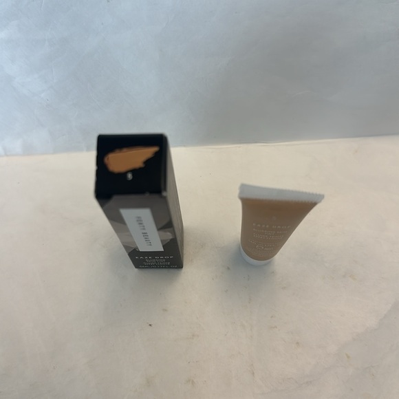 FENTY BEAUTY Eaze Drop Blurring Skin Tint Shade 5 Travel 0.17oz NIB - Picture 2 of 10